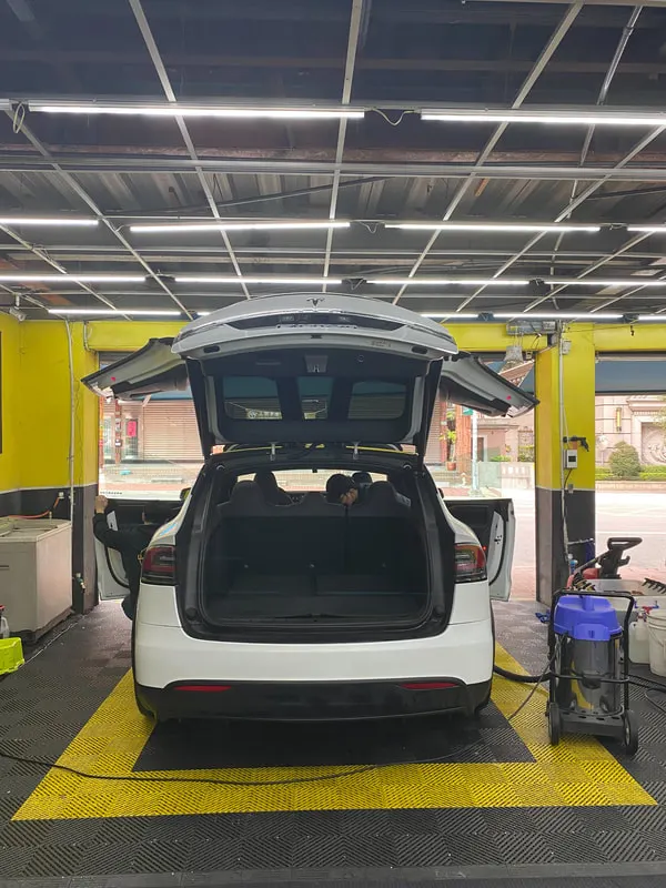 Tesla Model X LR