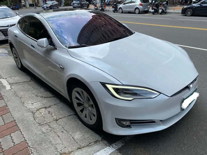 Tesla Model S 100D