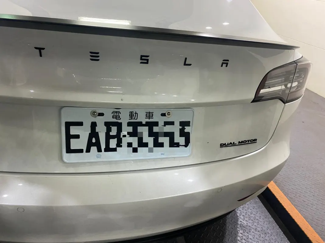 Tesla Model 3 Performance 照片 1