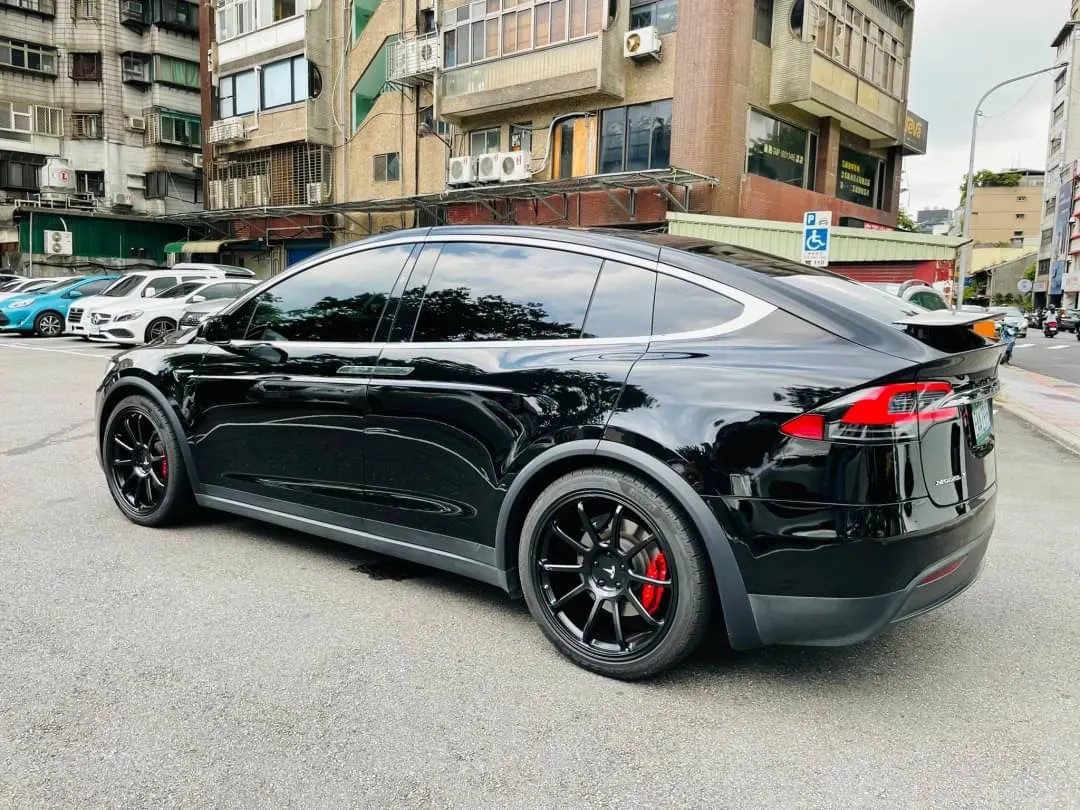Tesla Model X P100DL 照片 1