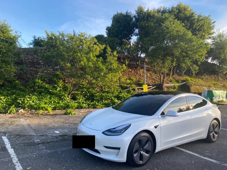 Tesla Model 3 LR