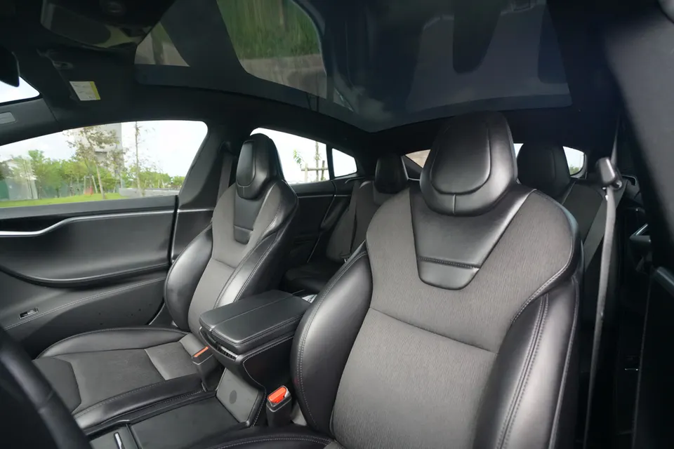 Tesla Model S 75