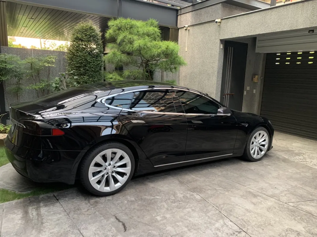 Tesla Model S 60 照片 1