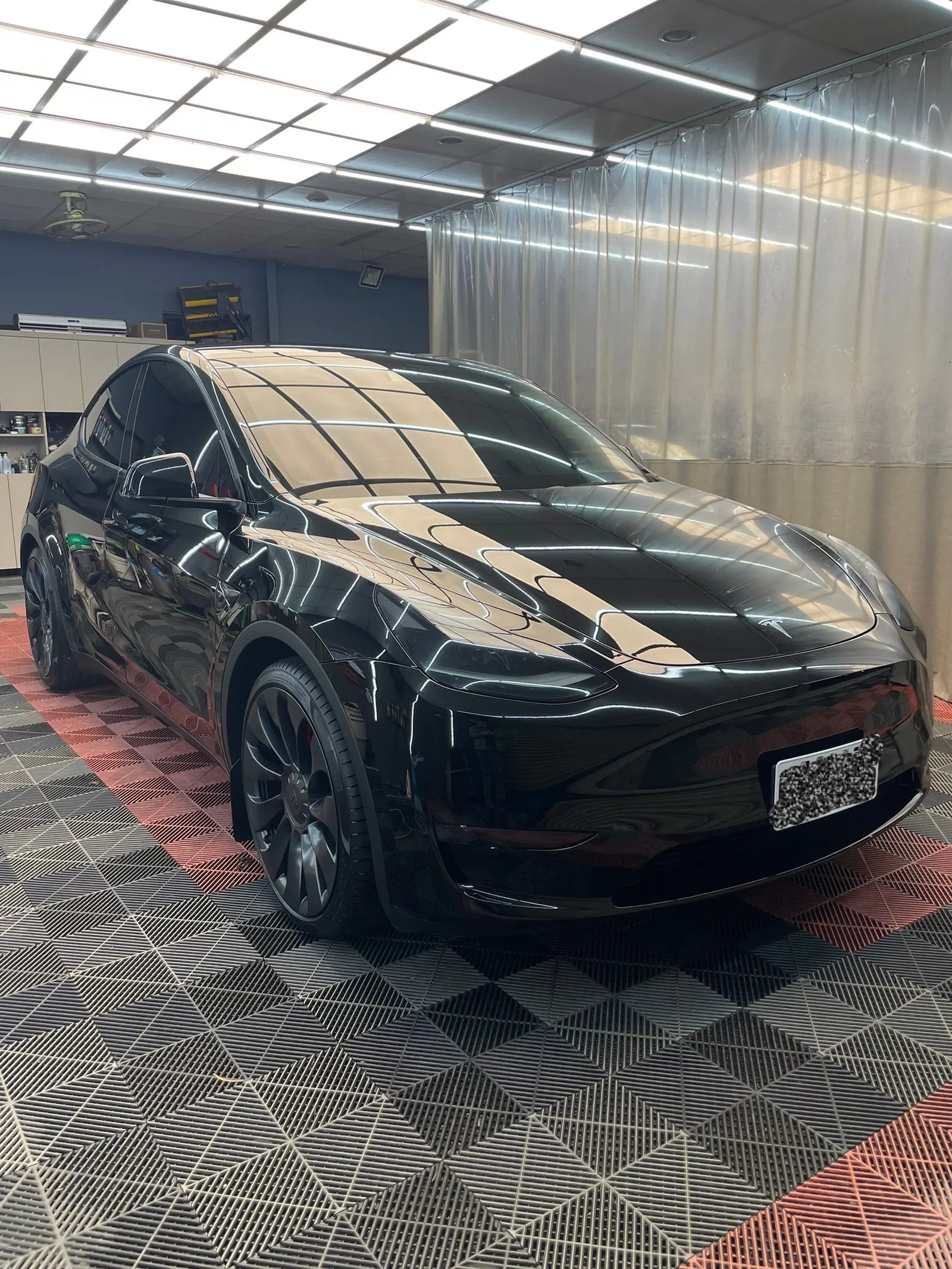 Tesla Model Y Performance 照片 1