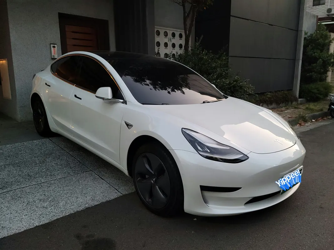 Tesla Model 3 SR+ 照片 1