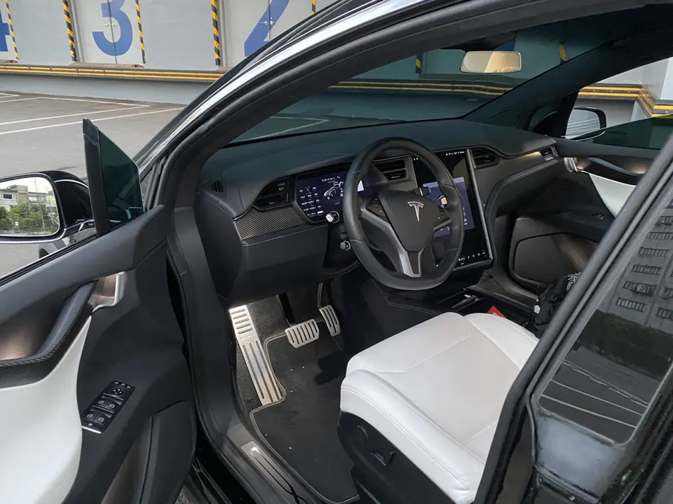 Tesla Model X Performance