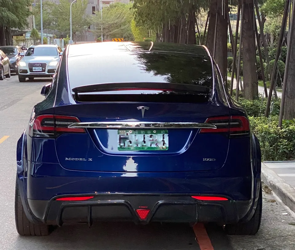 Tesla Model X 100D
