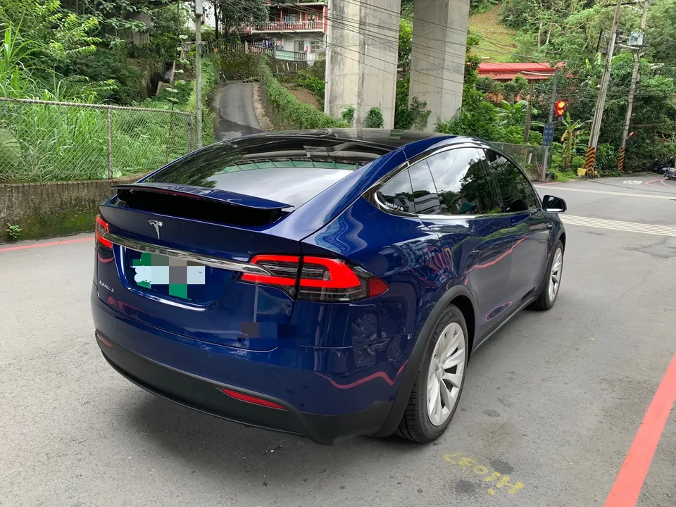 Tesla Model X 100D