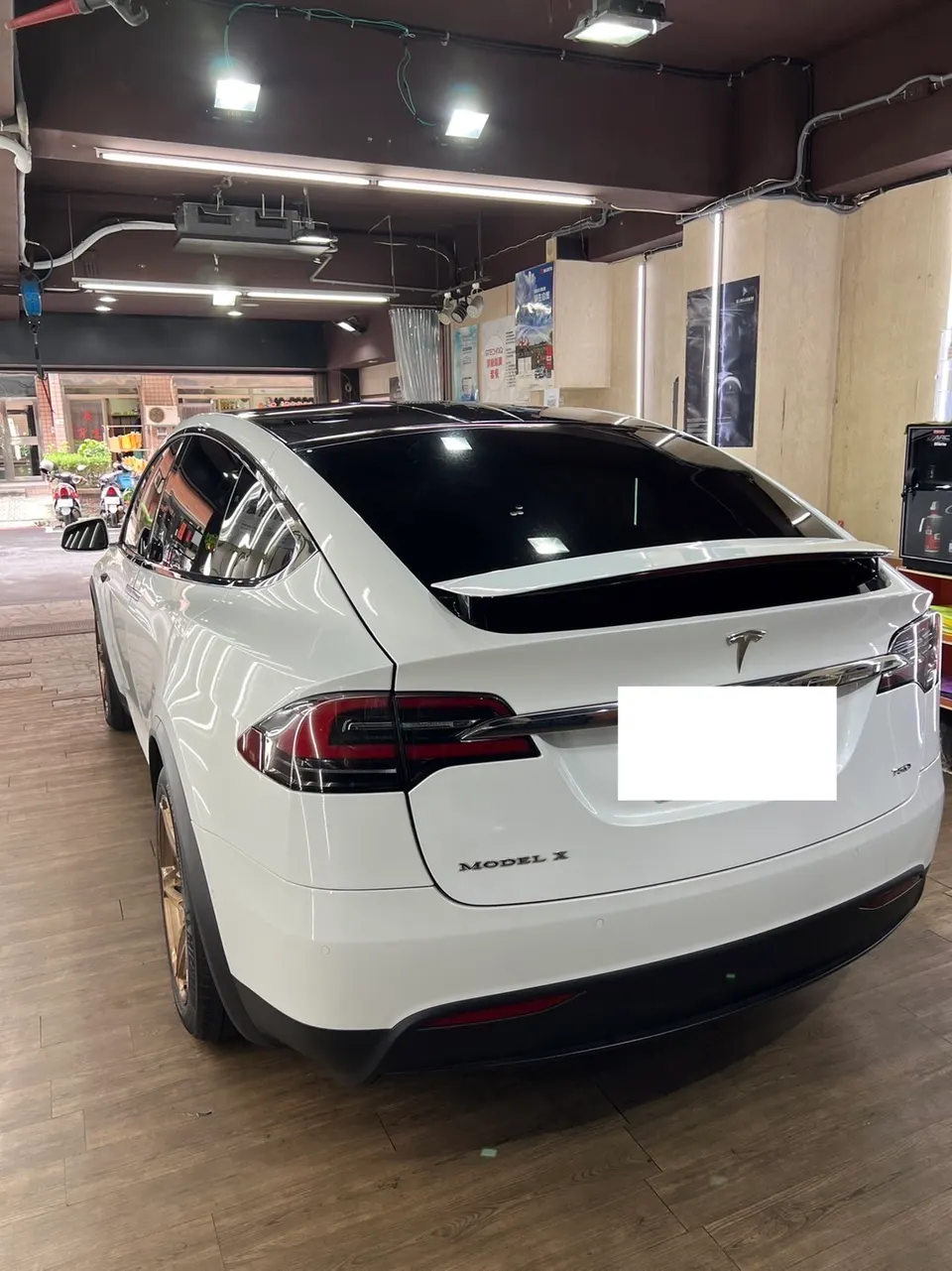 Tesla Model X 75D