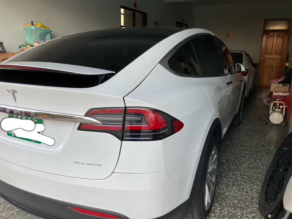 Tesla Model X LR