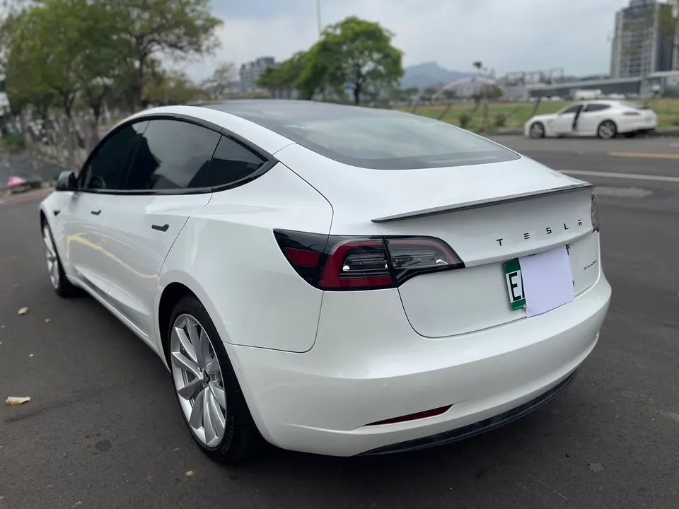 Tesla Model 3 LR
