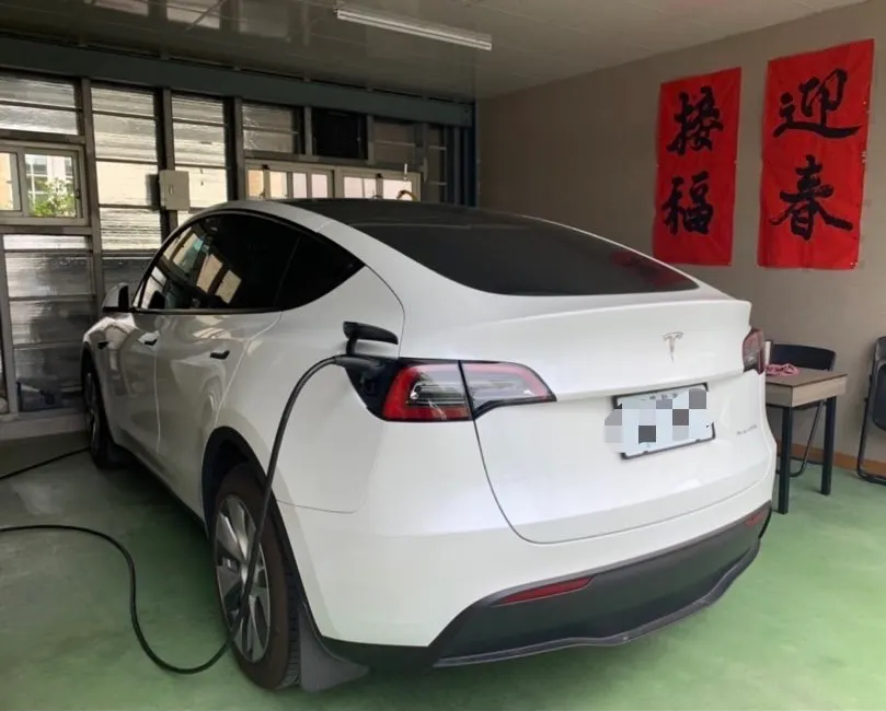 Tesla Model Y LR