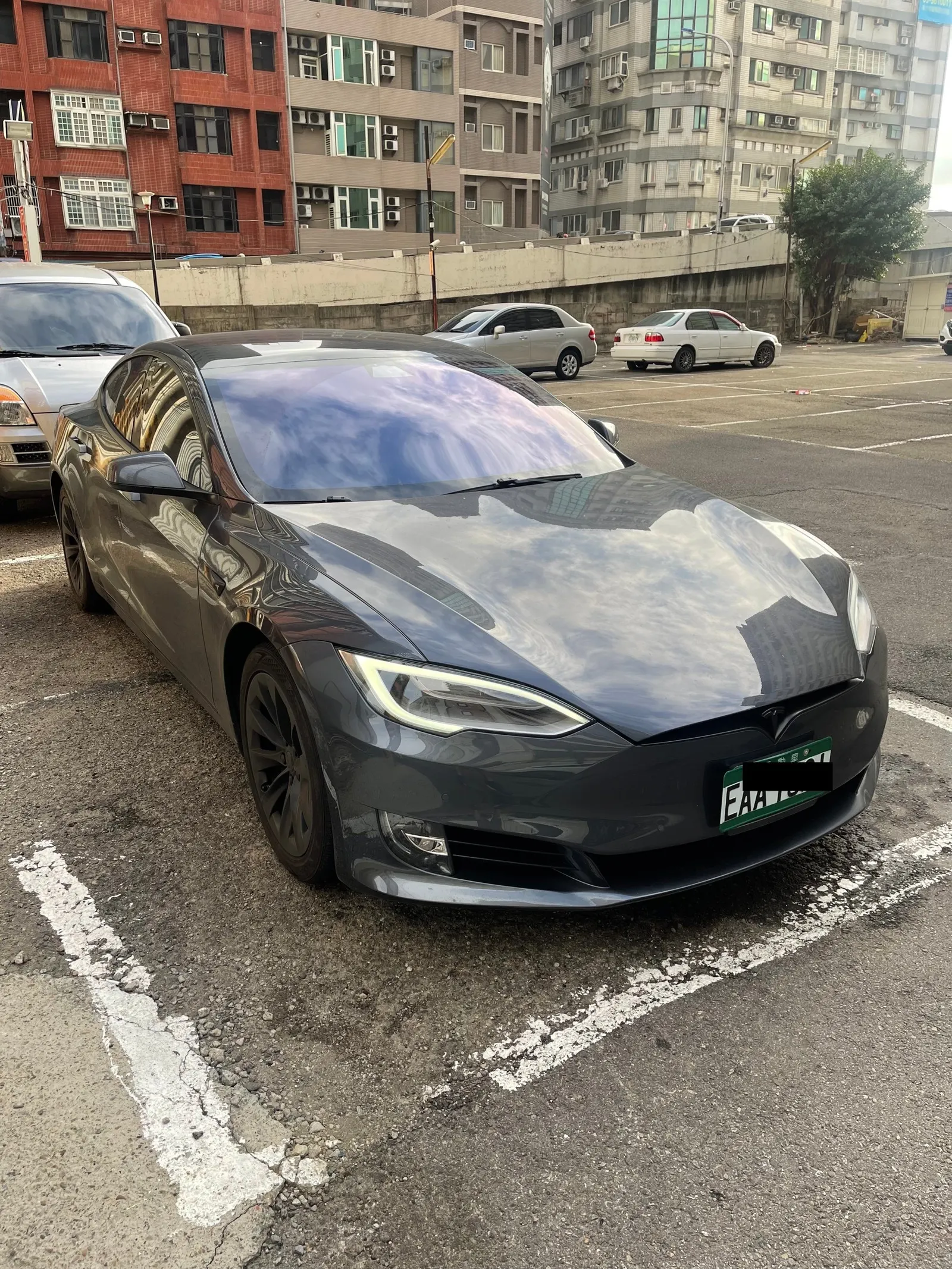 Tesla Model S 100D 照片 1