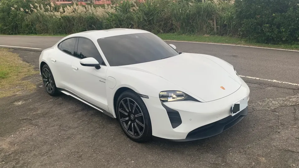 Porsche Taycan RWD