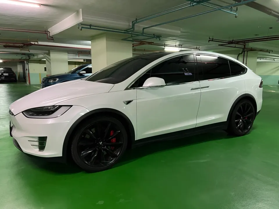 Tesla Model X P100D