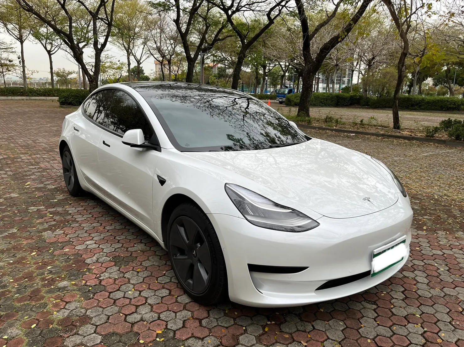 Tesla Model 3 SR+ 照片 1