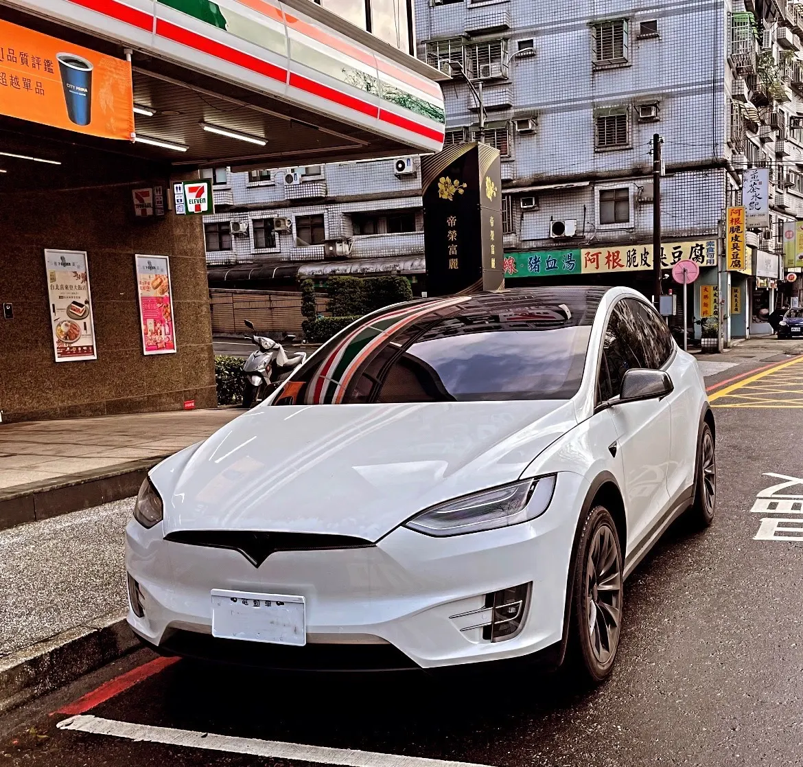 Tesla Model X LR 照片 1