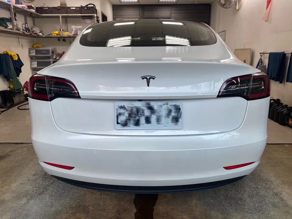 Tesla Model 3 LFP