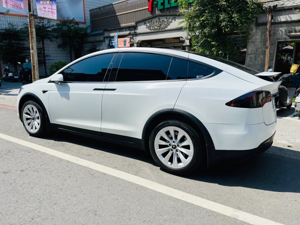 Tesla Model X LR