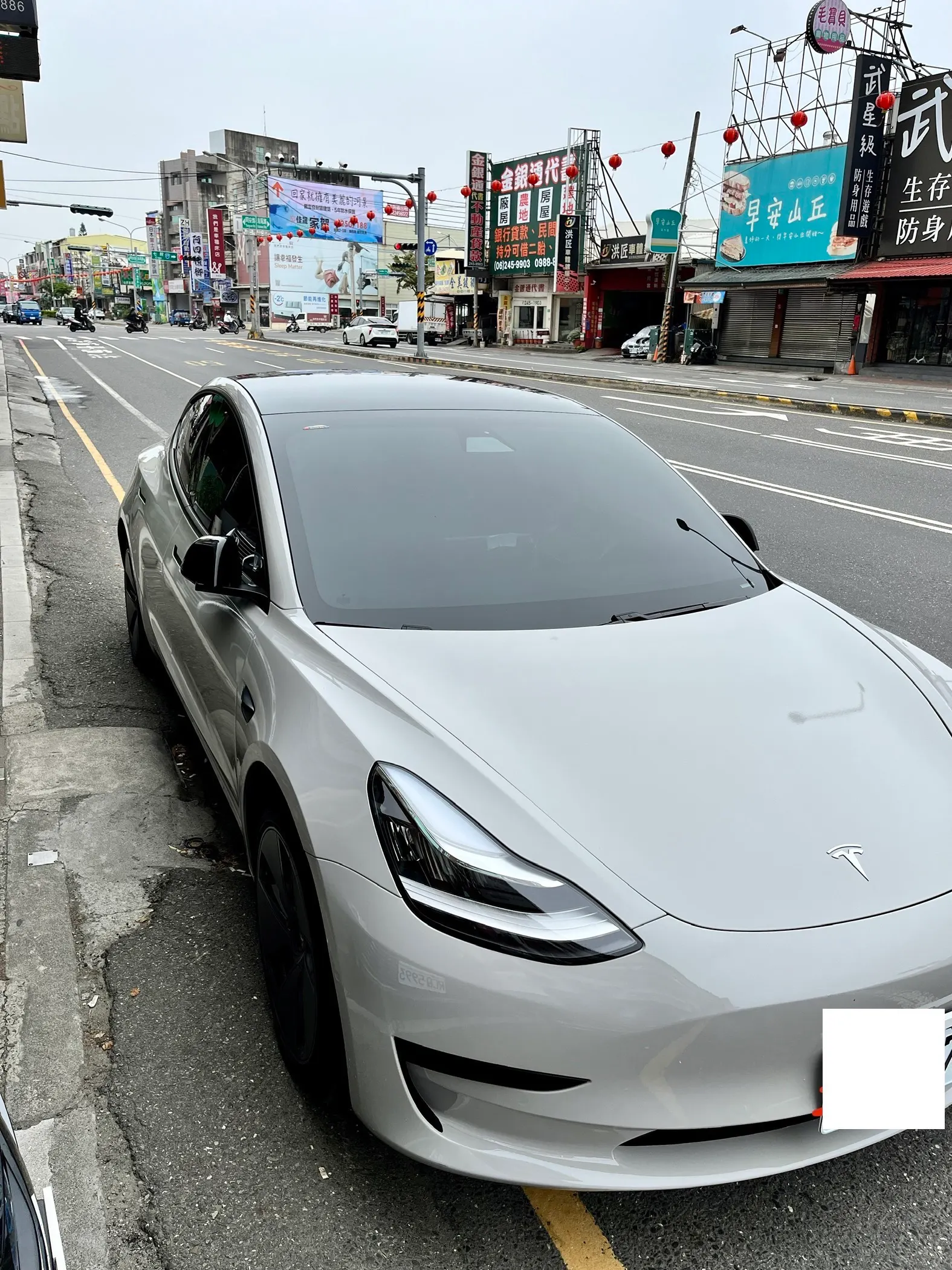 Tesla Model 3 SR+ 照片 1
