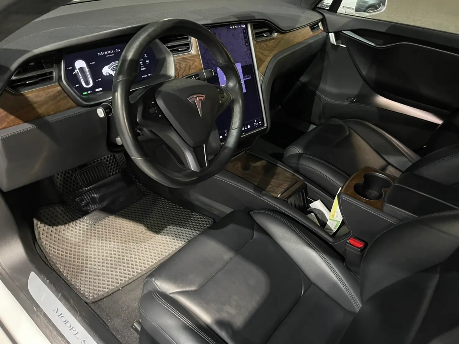 Tesla Model S LR 照片 1