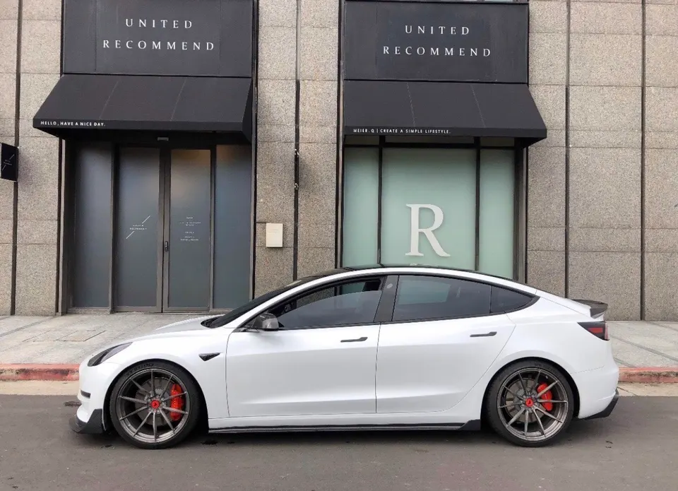 Tesla Model 3 Performance