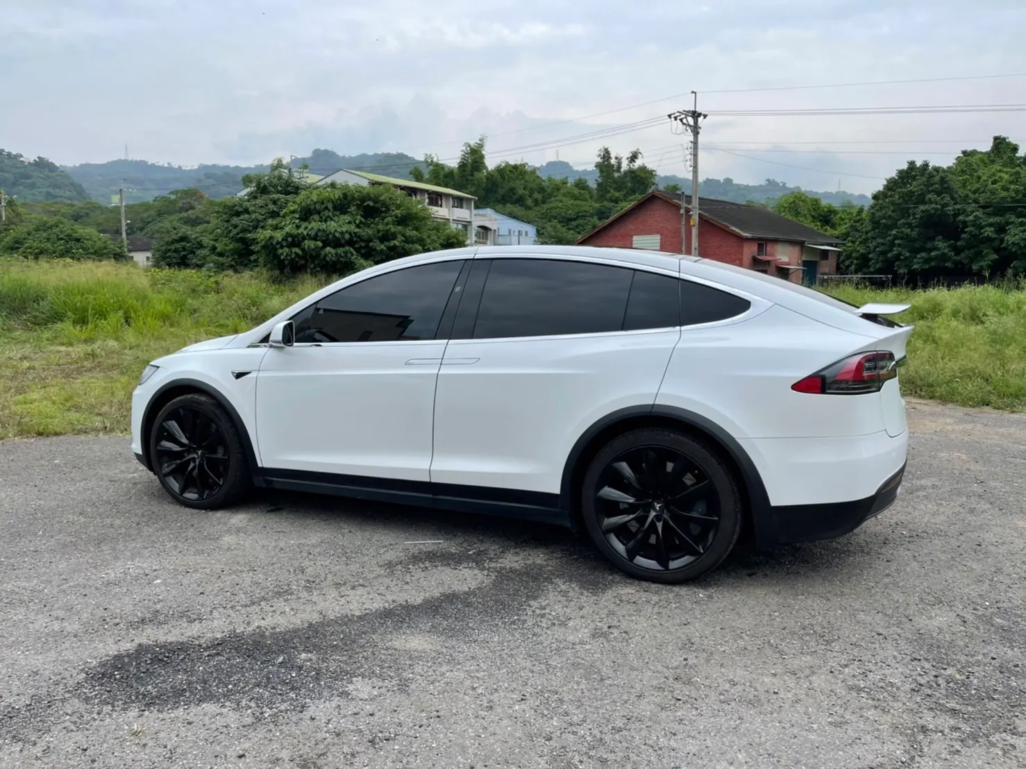 Tesla Model X LR 照片 1