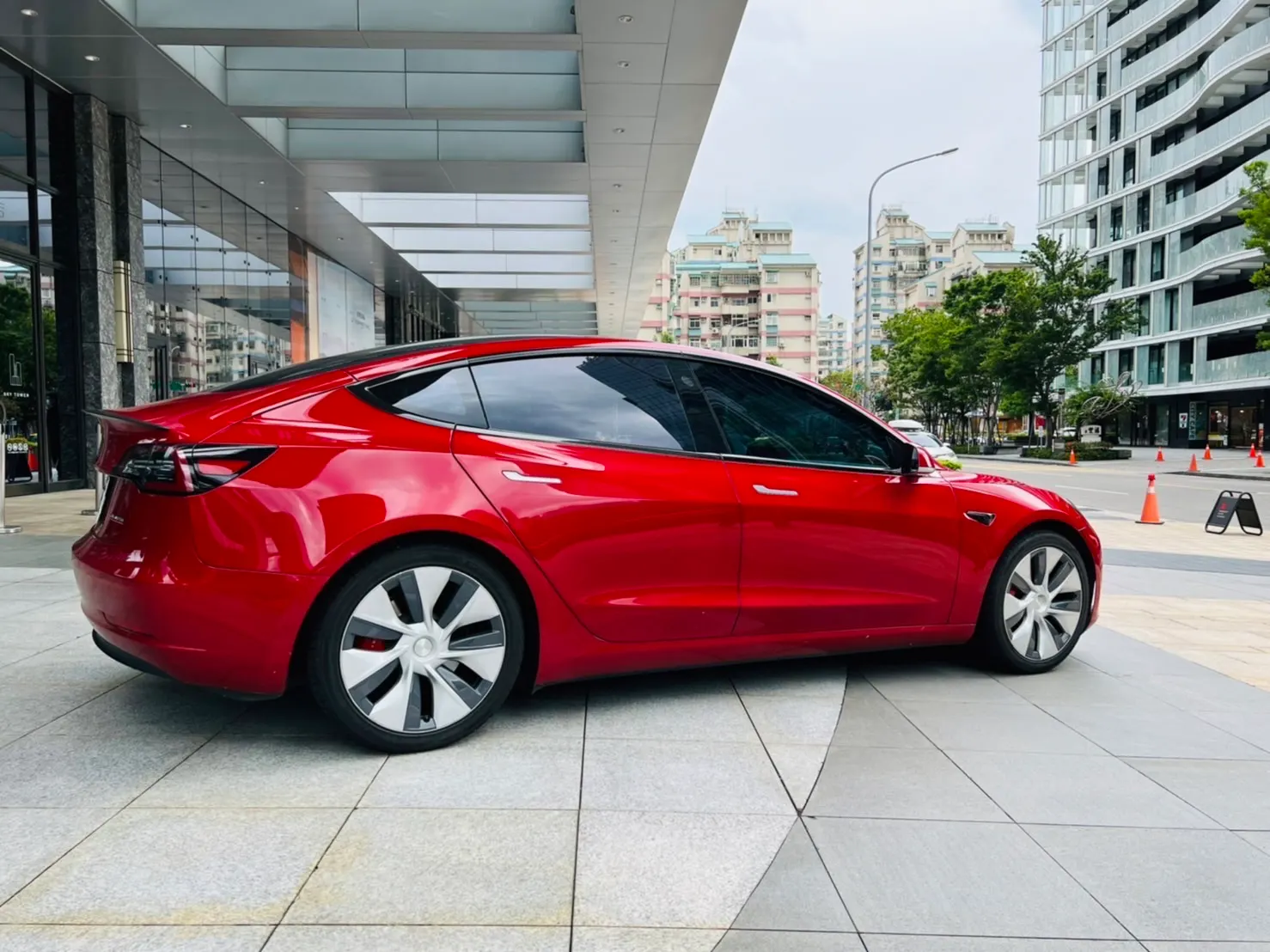 Tesla Model 3 Performance 照片 1