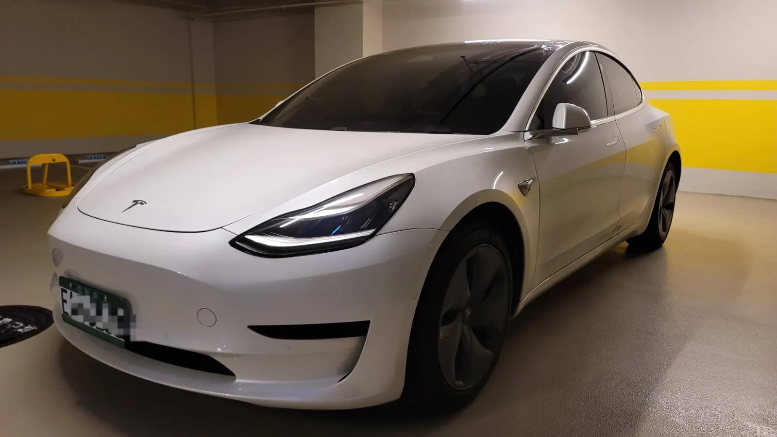Tesla Model 3 SR+ 照片 1