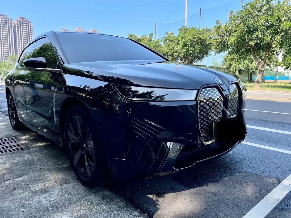 BMW iX