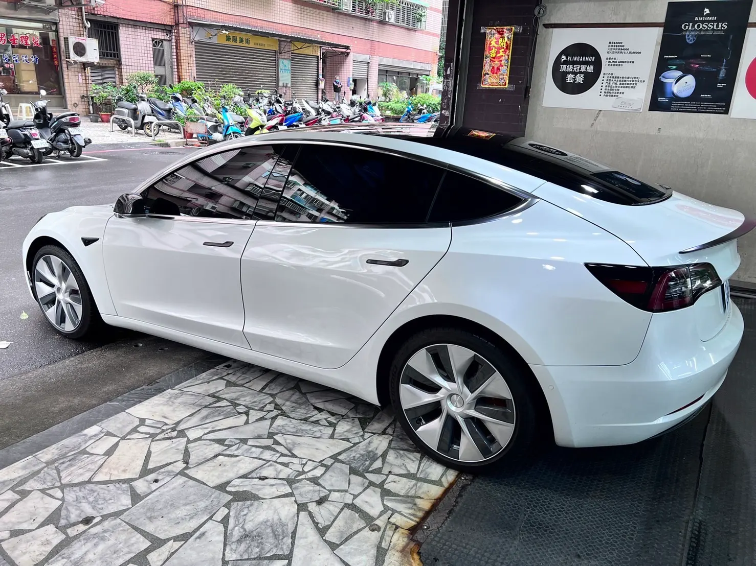 Tesla Model 3 Performance 照片 1