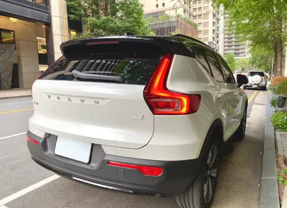 Volvo XC40 照片 1