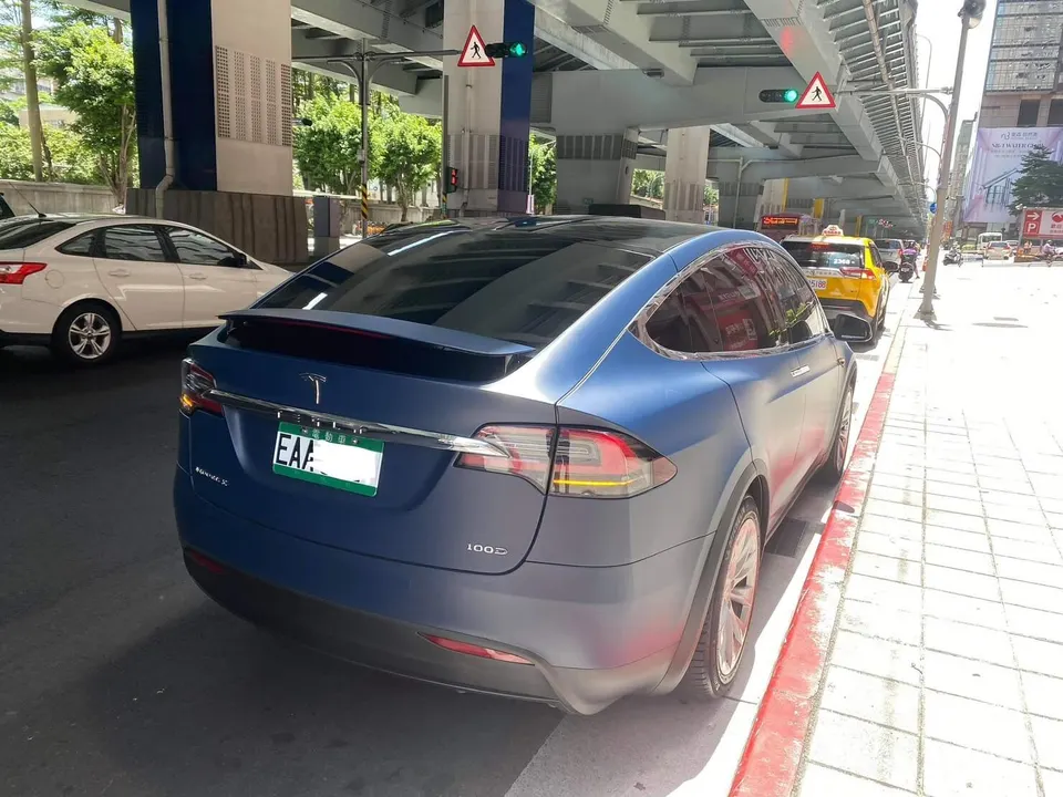 Tesla Model X 100D