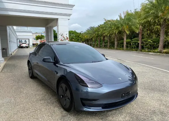 Tesla Model 3 LR