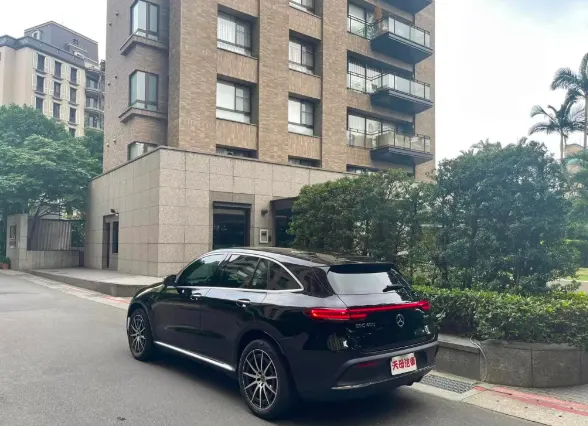 Mercedes-benz EQC400 照片 1