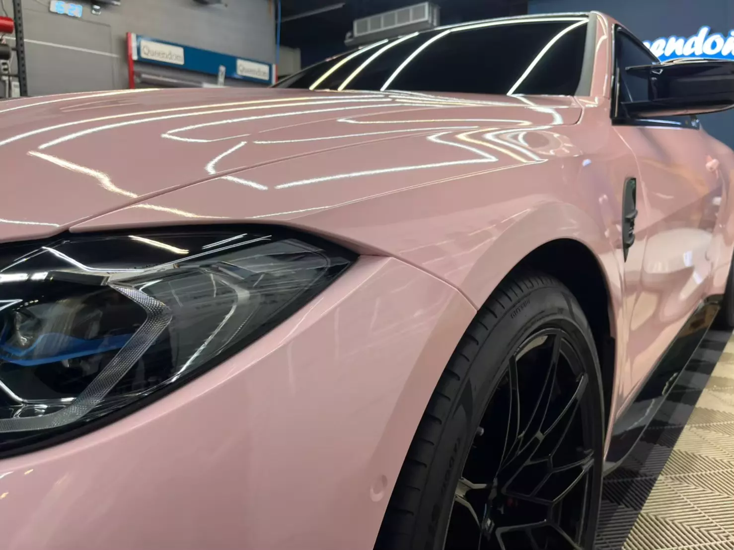 BMW M4 艾利櫻花粉